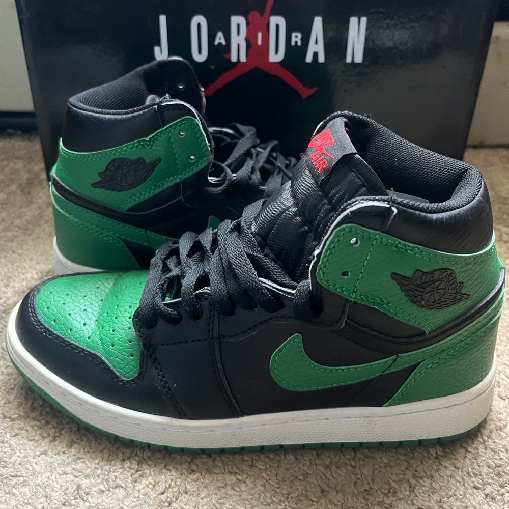 Go Green: Vibrant Jordan 1 Retro High OG